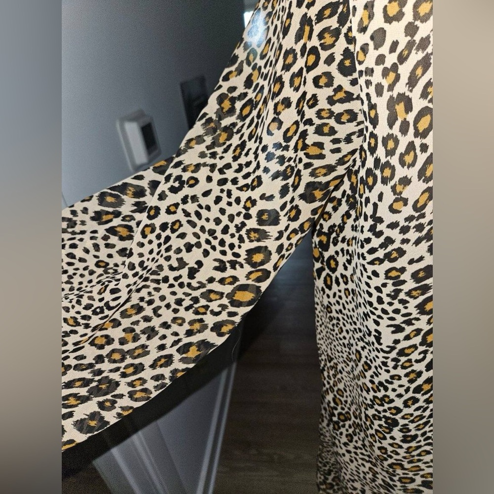 •Leopard anytime dress• 🐆 - Picture 3 of 7
